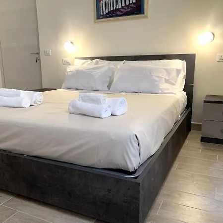 Domo Achenza 게스트하우스 3*